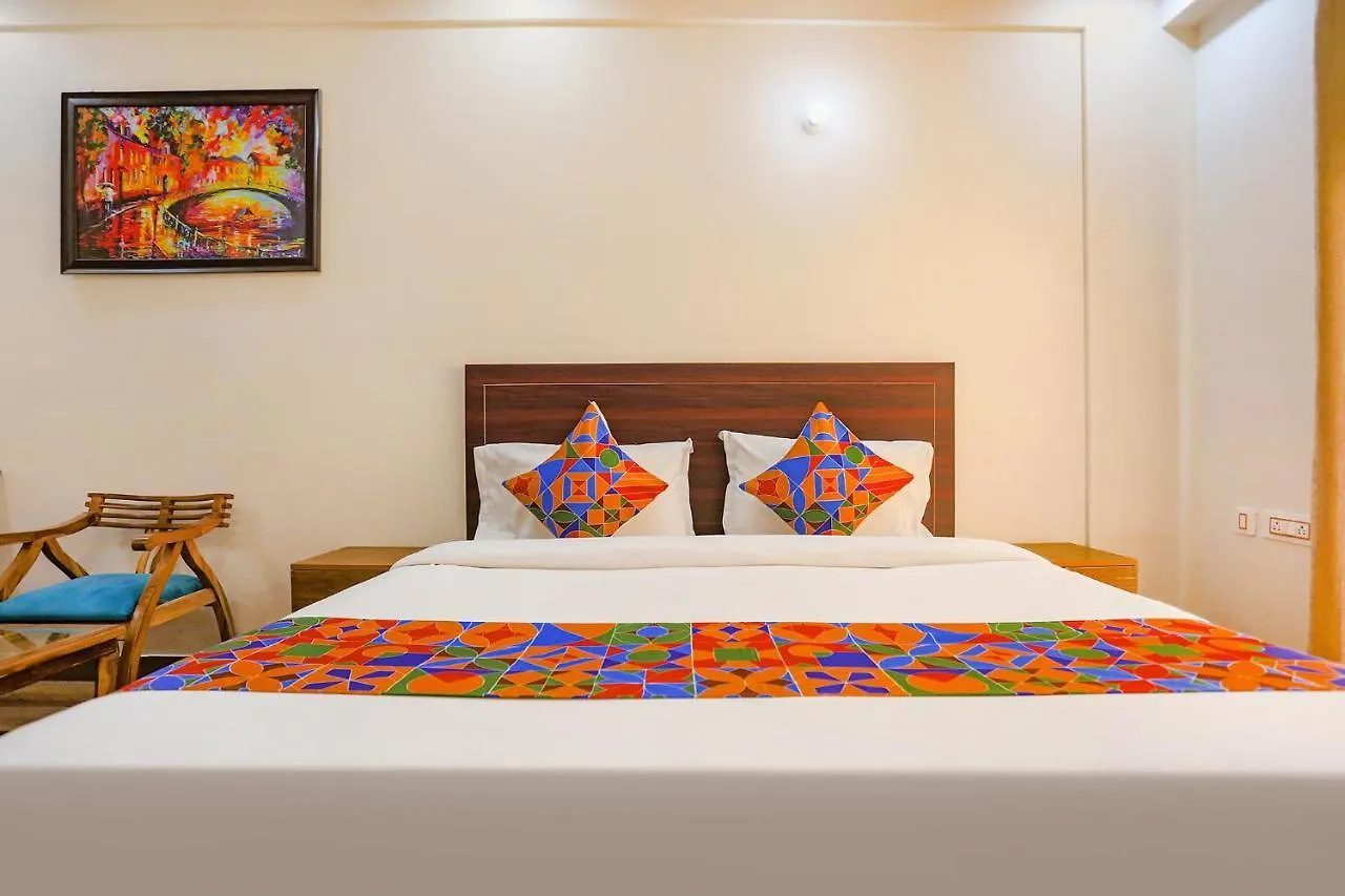 Fabhotel Vikings Gurgaon 3*,